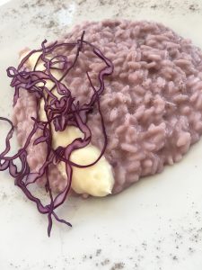 Giampy: riso con crema di cavolo viola e stracchino